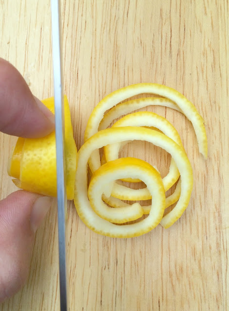 How to make a lemon twist | www.jacolynmurphy.com