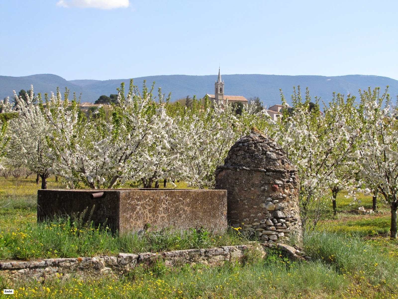 village de villars, villars 84400