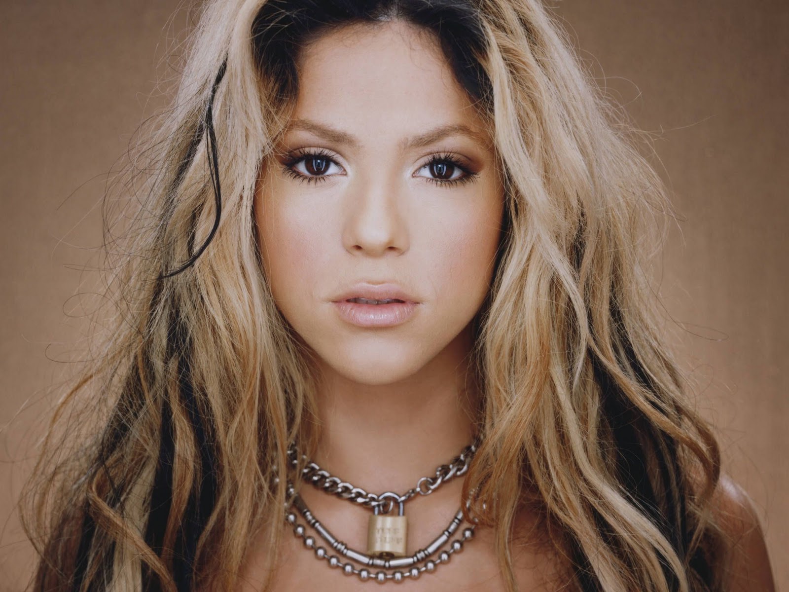Shakira: Sexy Shakira Eyes
