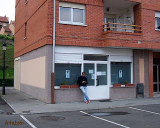 Albergue de Salas, en los bajos de un edificio de construcción reciente