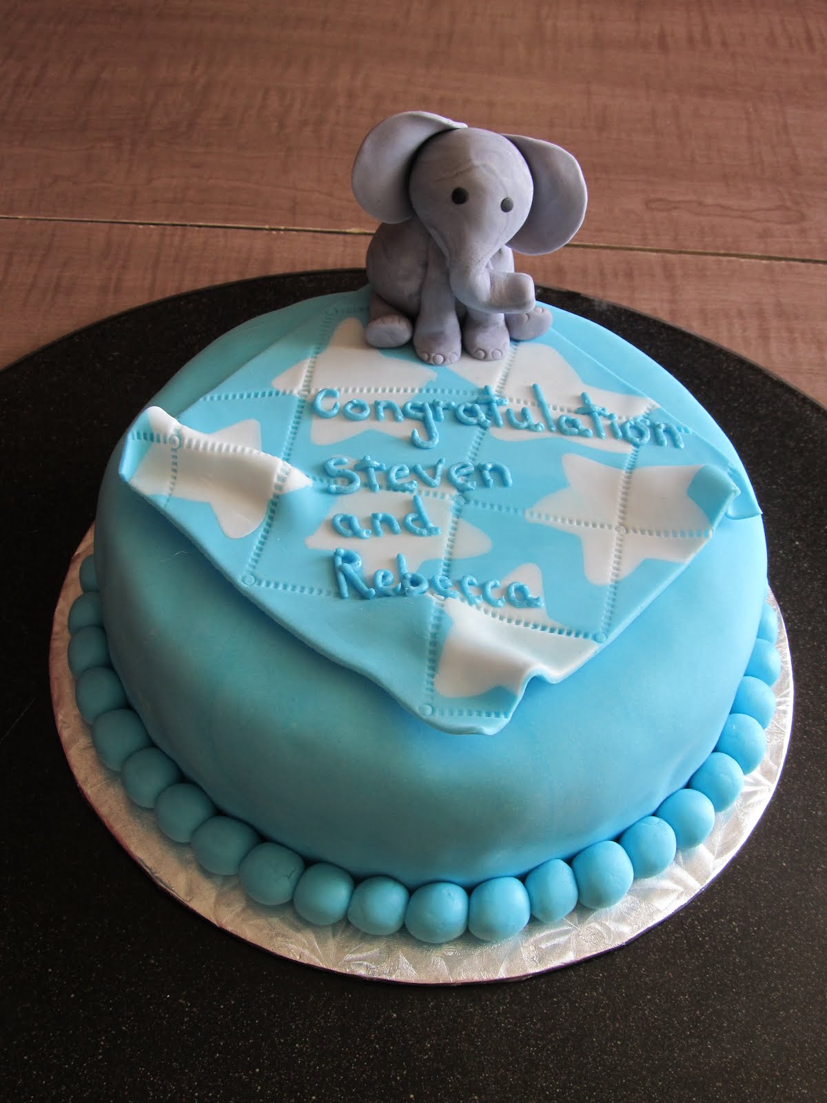 Cake Designs by Steph: Elephant Babyshower cake & cupcakes.