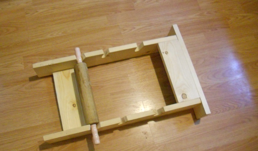 That Blonde Girl DIY Primitive Rolling Pin Holder