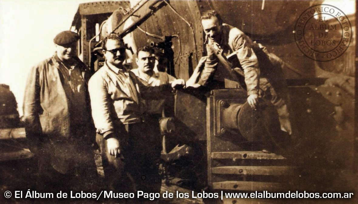 Ferroviarios y en Empalme Lobos (déc. 1960)