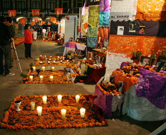 Medios 5 parecidos y 5 diferencias entre Halloween y D?a de muertos Decoracion Altar De Muertos ~ Medios 5 parecidos y 5 diferencias entre Halloween y D?a de muertos