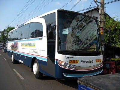 PANDANARAN HOLIDAYS SEMARANG: Bus Pariwisata