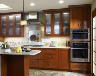 cherry traditional kitchen cabinets