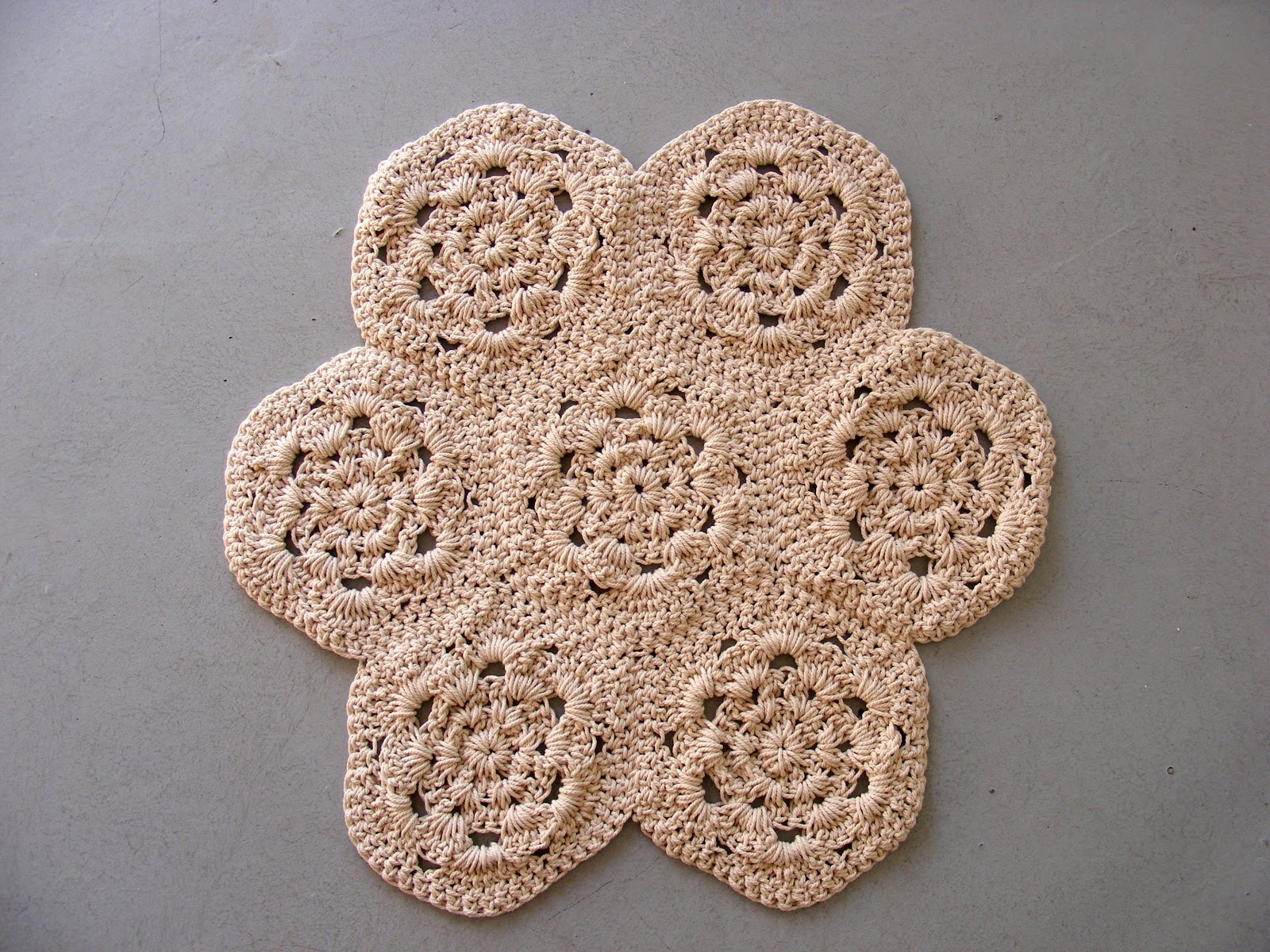 bearded-dragon-crochet-bathmat.jpg