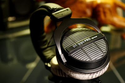 Beyerdynamic DT 990 Pro Review in FIVE MInutes! - Worth buying