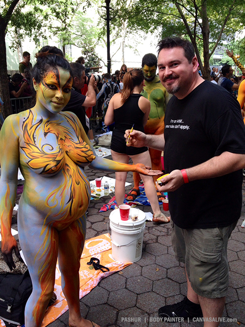 Times Square desnuda paints daughters chest before posing 
