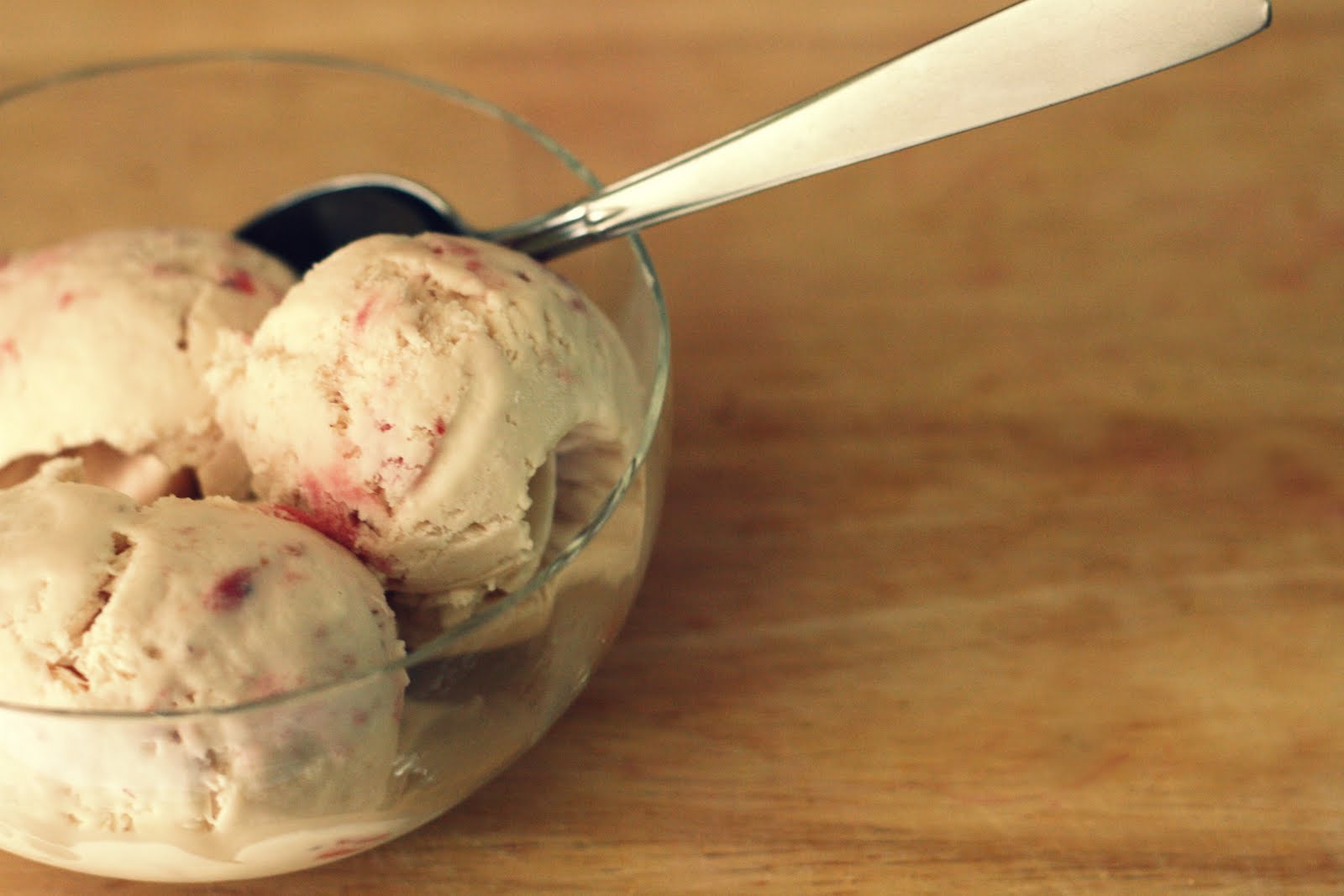 nochurn strawberry rosemary ice cream The Vanilla Bean Blog