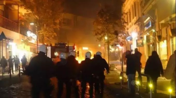 Μεταφερόμενοι κουκουλοφόροι του Σύριζα έκαψαν την Ξάνθη: Οργή κατοίκων για τους βουλευτές της Αριστεράς που οργάνωσαν την αντισυγκέντρωση Μεταφερόμενοι κουκουλοφόροι του Σύριζα έκαψαν την Ξάνθη: Οργή κατοίκων για τους βουλευτές της Αριστεράς που οργάνωσαν την αντισυγκέντρωση