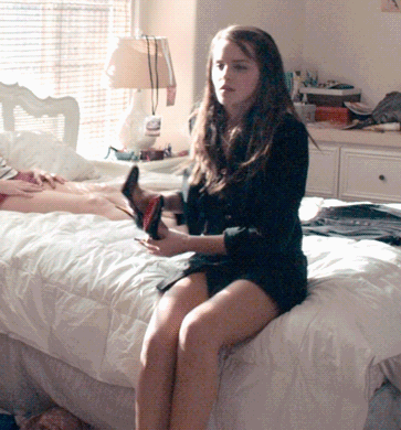 emma-watson-gifs-legs.gif