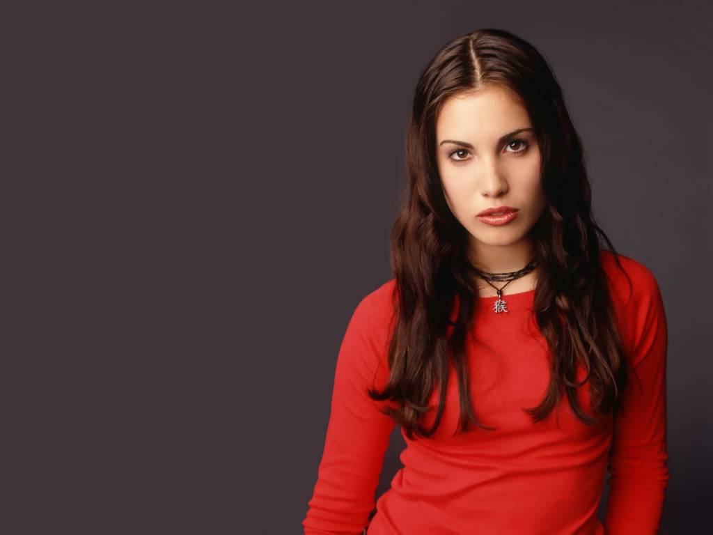Carly pope hot