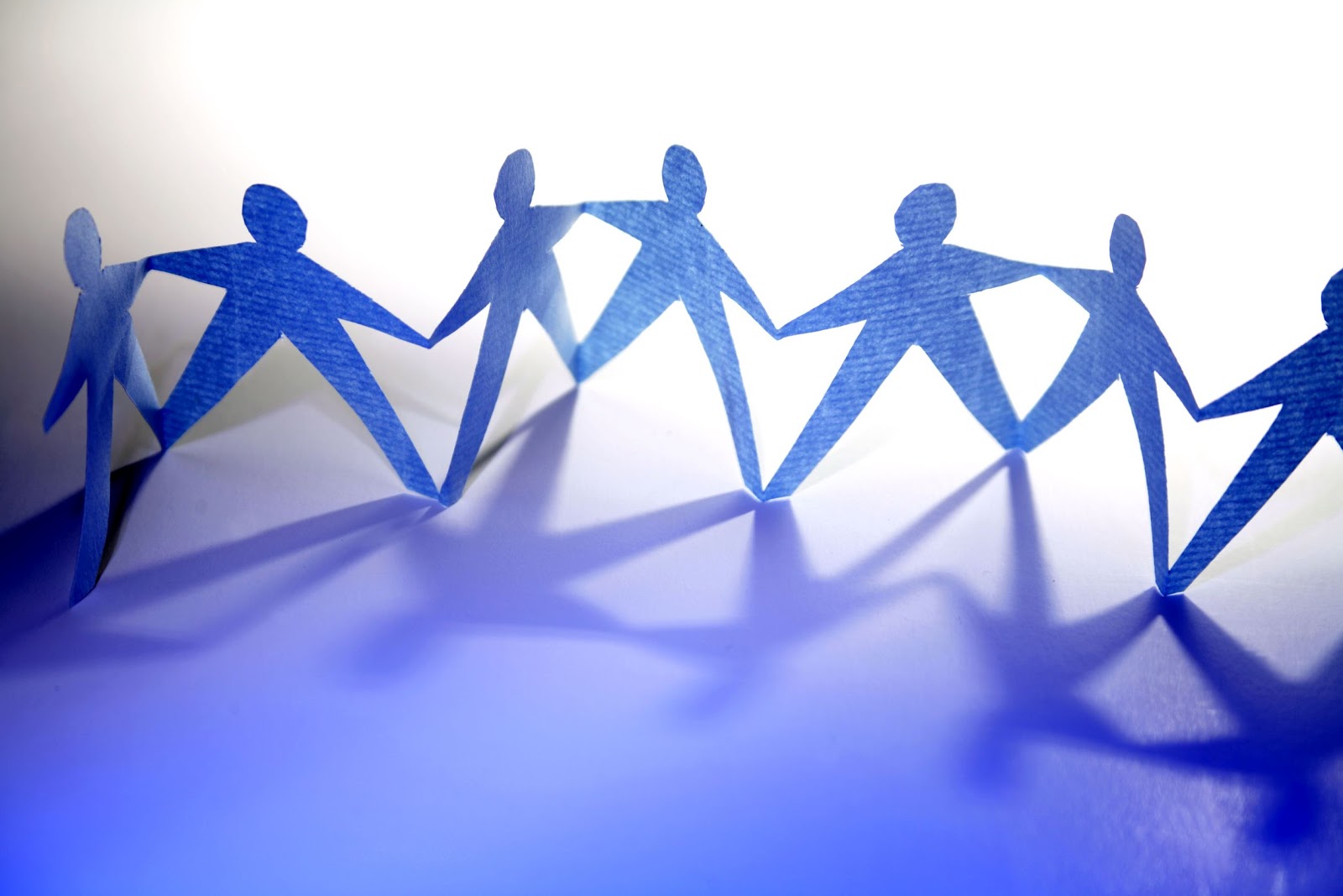 http://4.bp.blogspot.com/-i2LlR4ktWAY/T0qk7qXIumI/AAAAAAAAA-I/Bd_fCTUquj8/s1600/paper-dolls-holding-hands.jpg