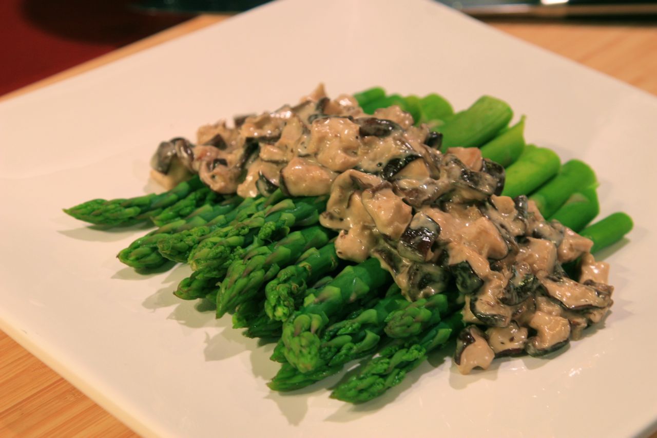 Suited To The Seasons Asparagus With MushroomCream Sauce