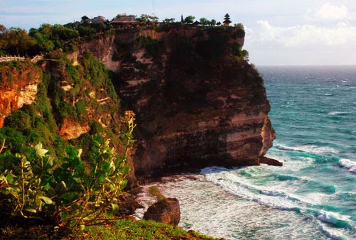 Jelajah Tempat Wisata Di Bali : Pura Uluwatu Jelajah Tempat Wisata Di Bali : Pura Uluwatu