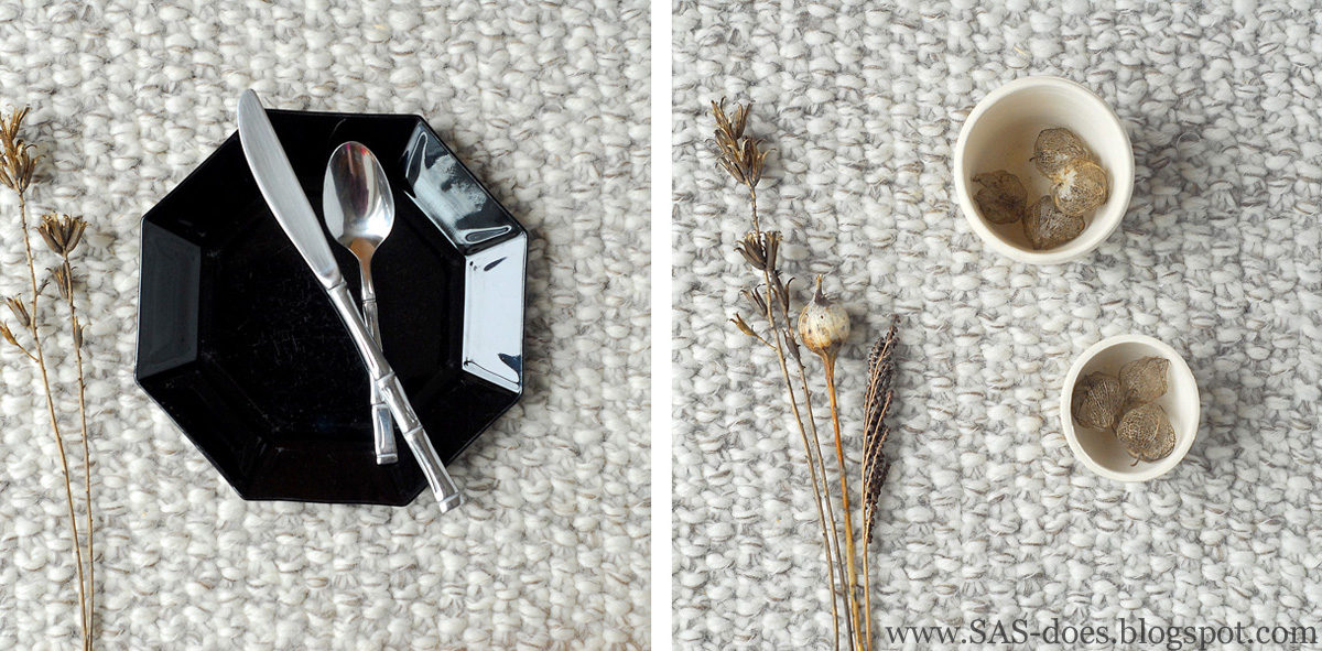 KNITTED PLACEMATS SAS does KNITTED PLACEMATS