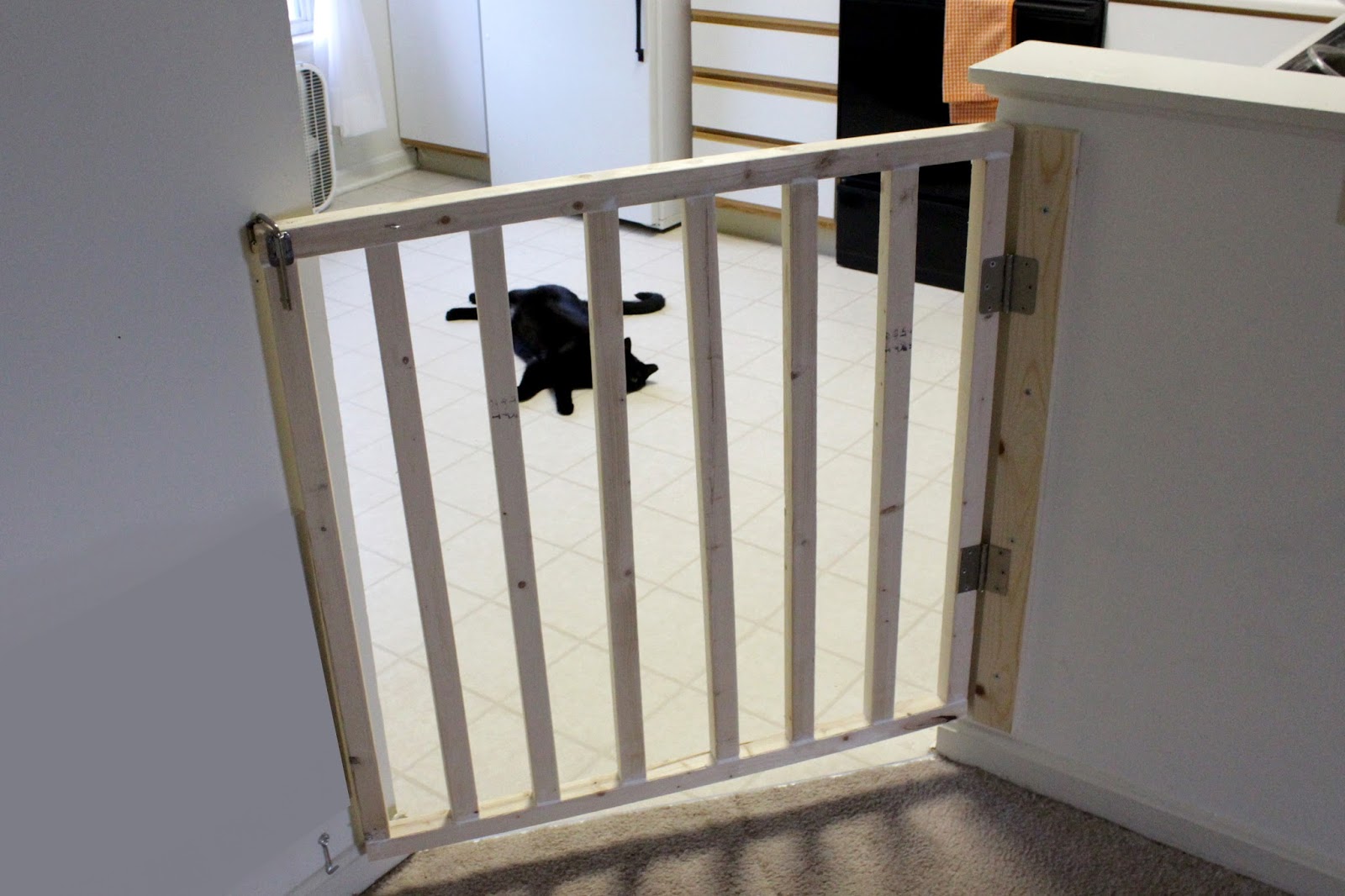Angled dog gate Diy wall decor for bedroom, Diy baby gate, House