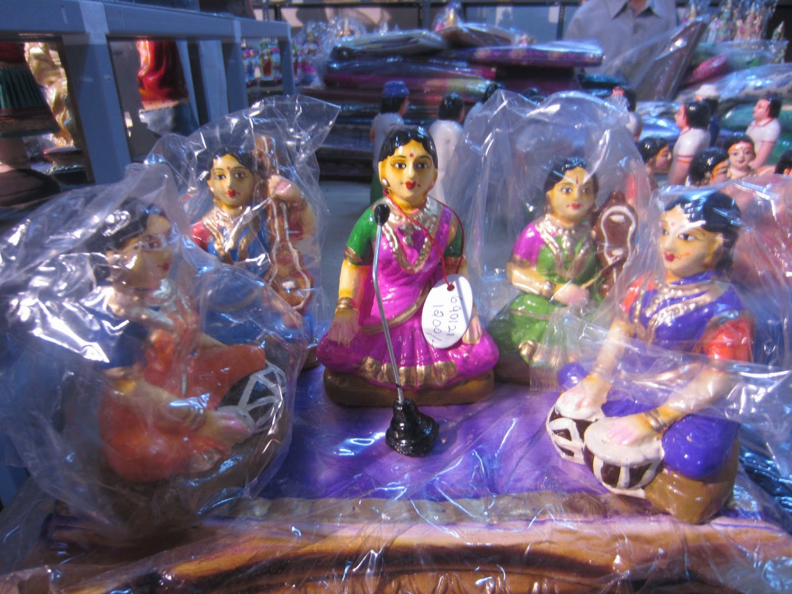 Navratri Dolls for sale in Mumbai Navratri Dolls for sale in Mumbai