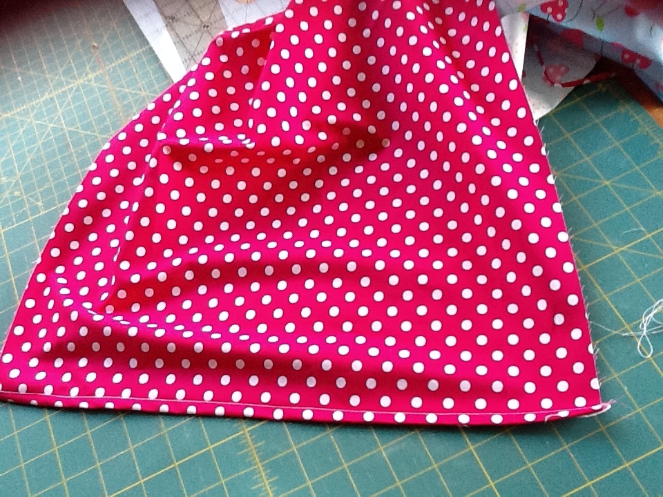 Owl and Sewing Cat blog Tutorial Envelope cushion from two fat quarters