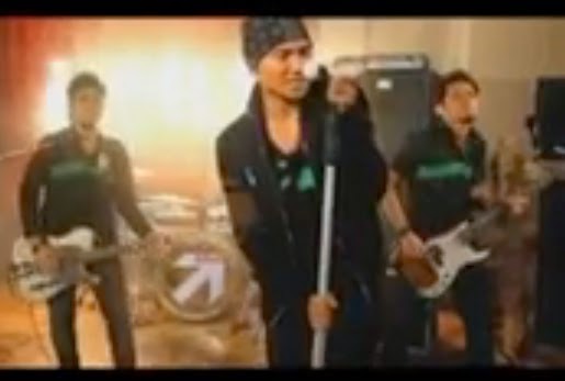 Kumpulan Lirik Lagu Dan Chord Gitar Drive Akulah Dia