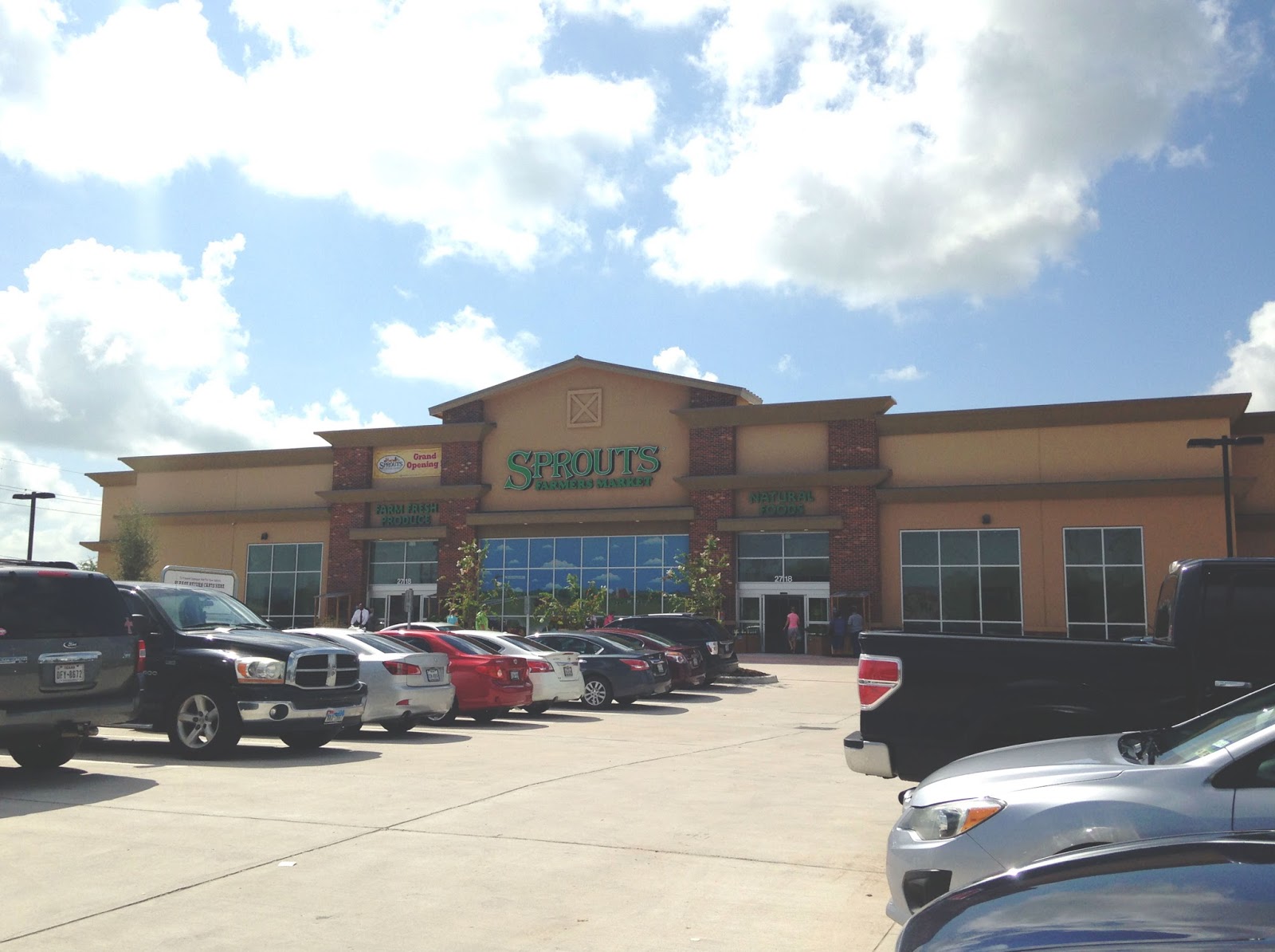 A Trip to the Suburbs Sprouts Farmers Market, Pearland + A Giveaway