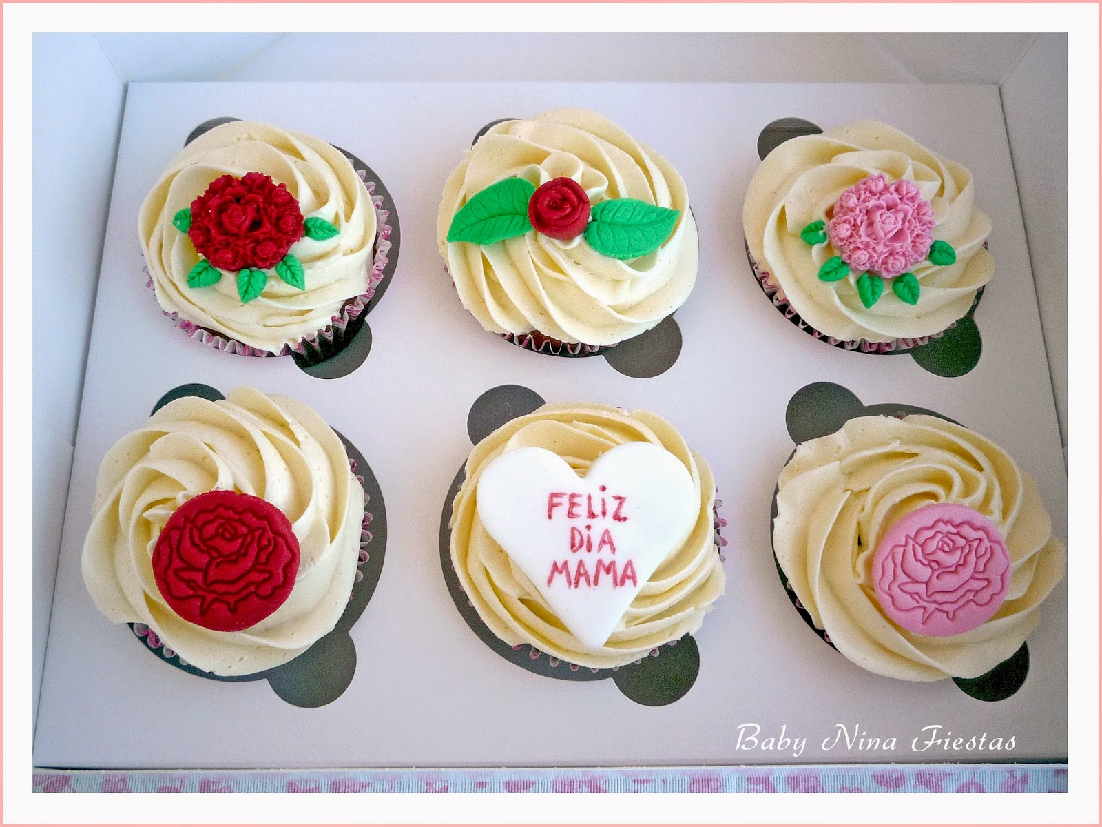 Baby Nina Fiestas Feliz día de la madre, cupcakes y una tarta sorpresa