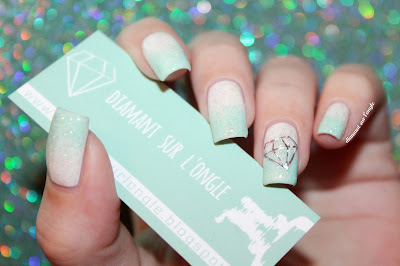 Mint and white gradient for a diamond nail art