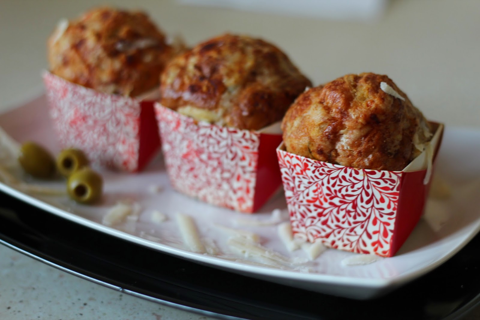 http://www.alaantkoweblw.pl/2015/03/muffinki-o-smaku-pizzy.html#more