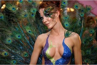 Artist Body Painting Women Without Clothes