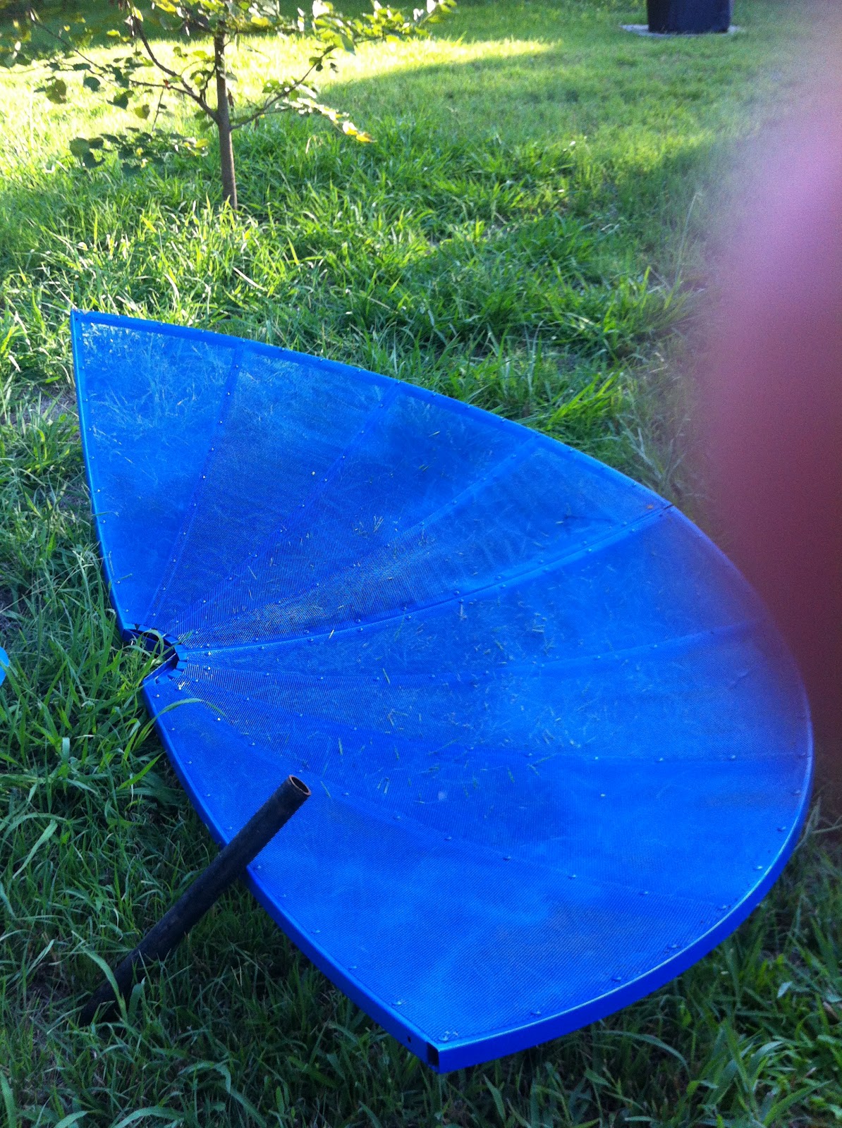 Handy Mandy's Project Emporium Satellite Dish Patio Umbrella