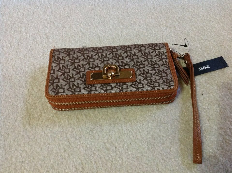 Handbags Haven Enterprise DKNY WALLET 742223115