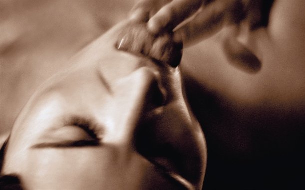 http://4.bp.blogspot.com/-iEaj0ctXLYk/TuXoVTxDoJI/AAAAAAAAEMQ/XX2pKAbZ1XQ/s1600/d-santillo0x381-l.jpg