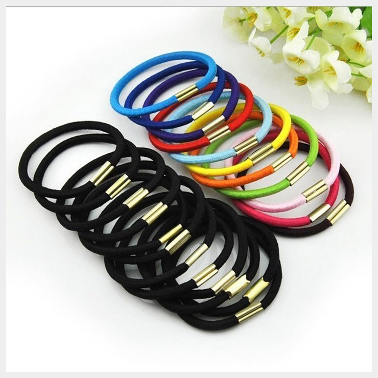 10 Important Things That Every Girl Should Carry In Her Handbag