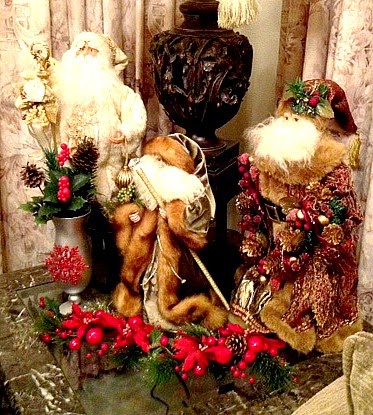 Christmas decor Santas
