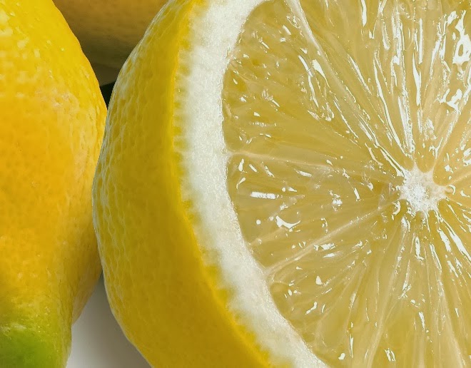 FOOD HISTORY Wax for edible coating in history