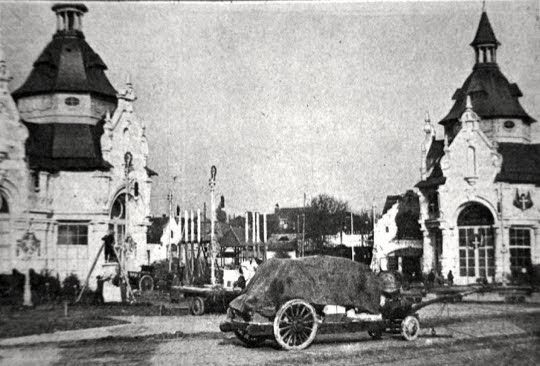 Le démontage de l'Exposition Internationale