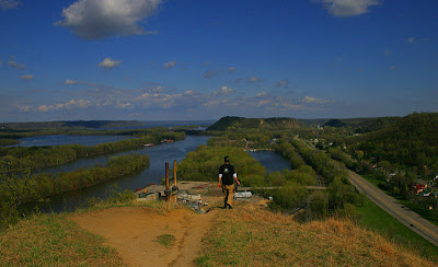 Photo of the Mississippi south of Red Wing from a bluff high above it