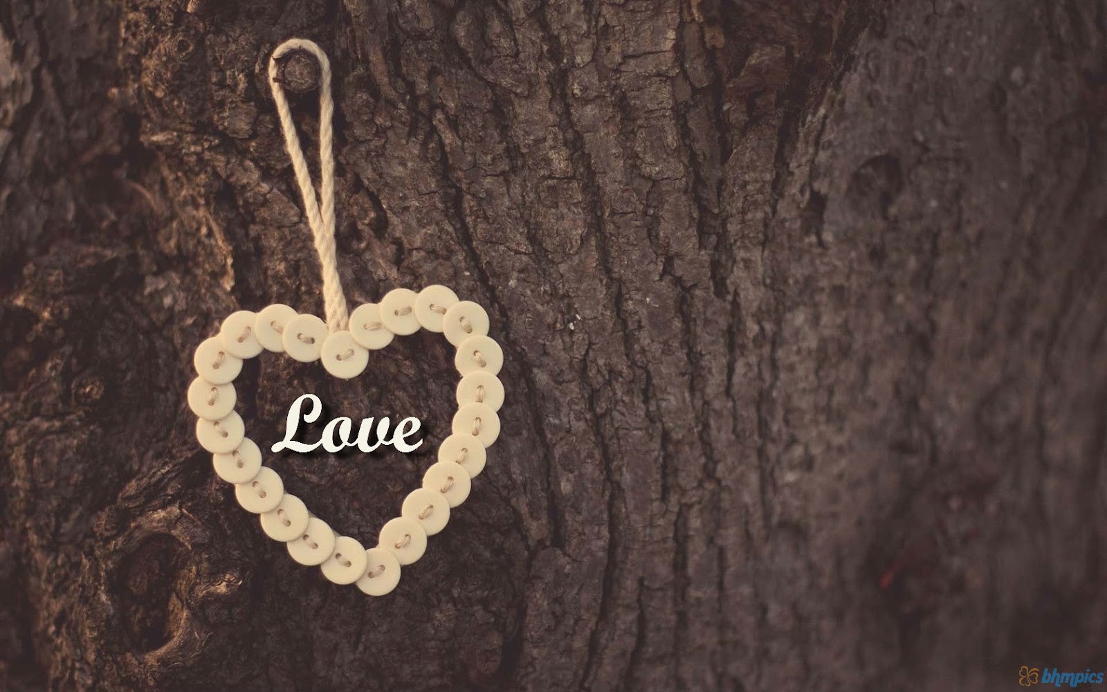 http://4.bp.blogspot.com/-iKQ5NfjuOxY/UGGfIYlrUUI/AAAAAAAAEdM/ey6tOBNNQPo/s1600/buttons_heart-1680x1050.jpg