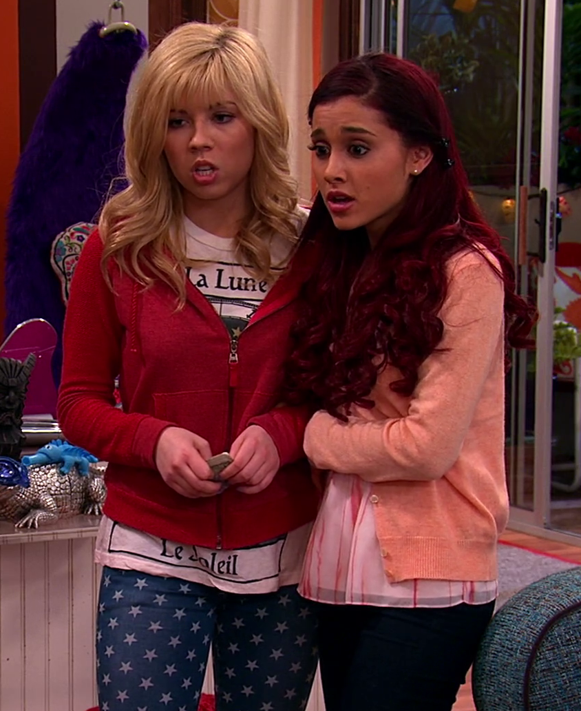 of Cat Valentine (Ariana Grande) and Sam Puckett (Jennette McCurdy) in this...