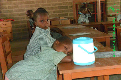 Bambini a scuola nella missione di Atchanvé, Togo, Africa