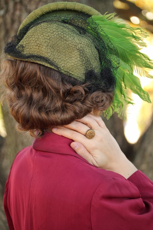vintage tilt hat 1940s Hat Detail #40s #hat #vintage #accessory #feather #green