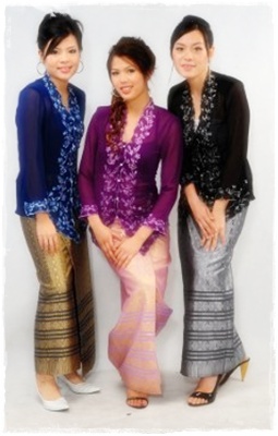 Model kebaya modern 2013 (Contoh terbaru)
