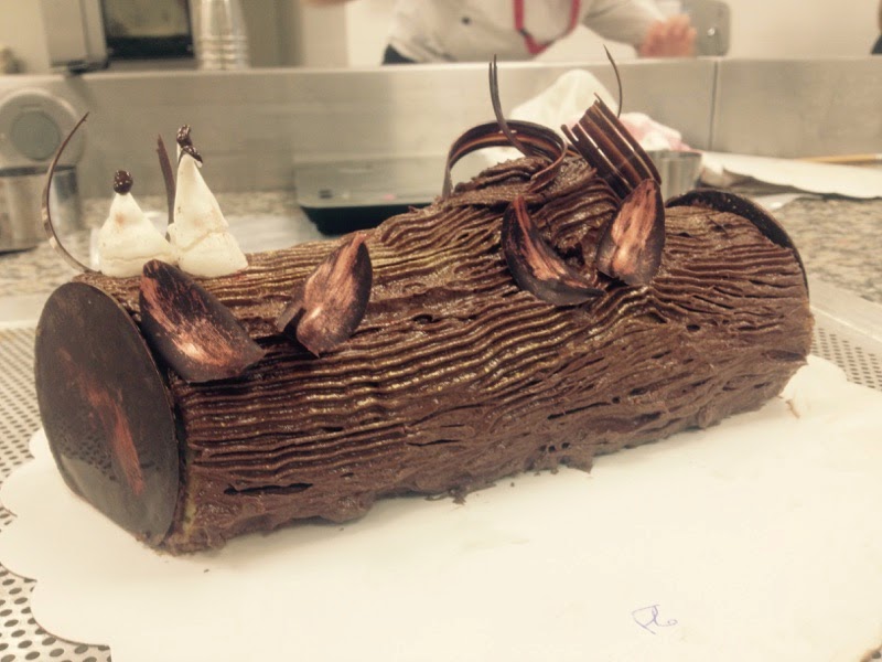 CAP pâtisserie - candidat libre - reconversion professionnelle: TP 8 : Bûche  et sa décoration meringue et chocolat