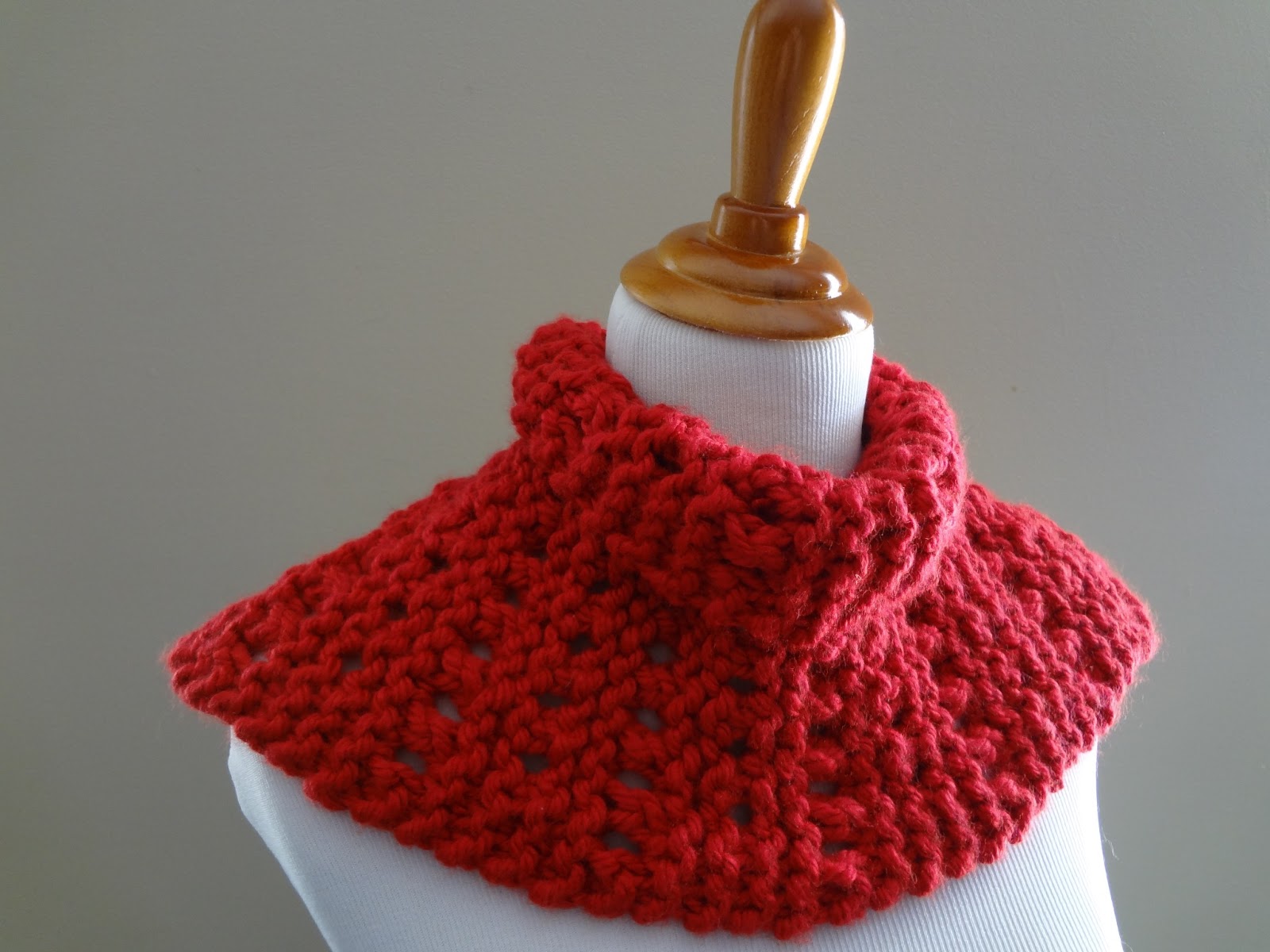 Fiber Flux Free Knitting Pattern...Strawberry Jam Neck Wrap!