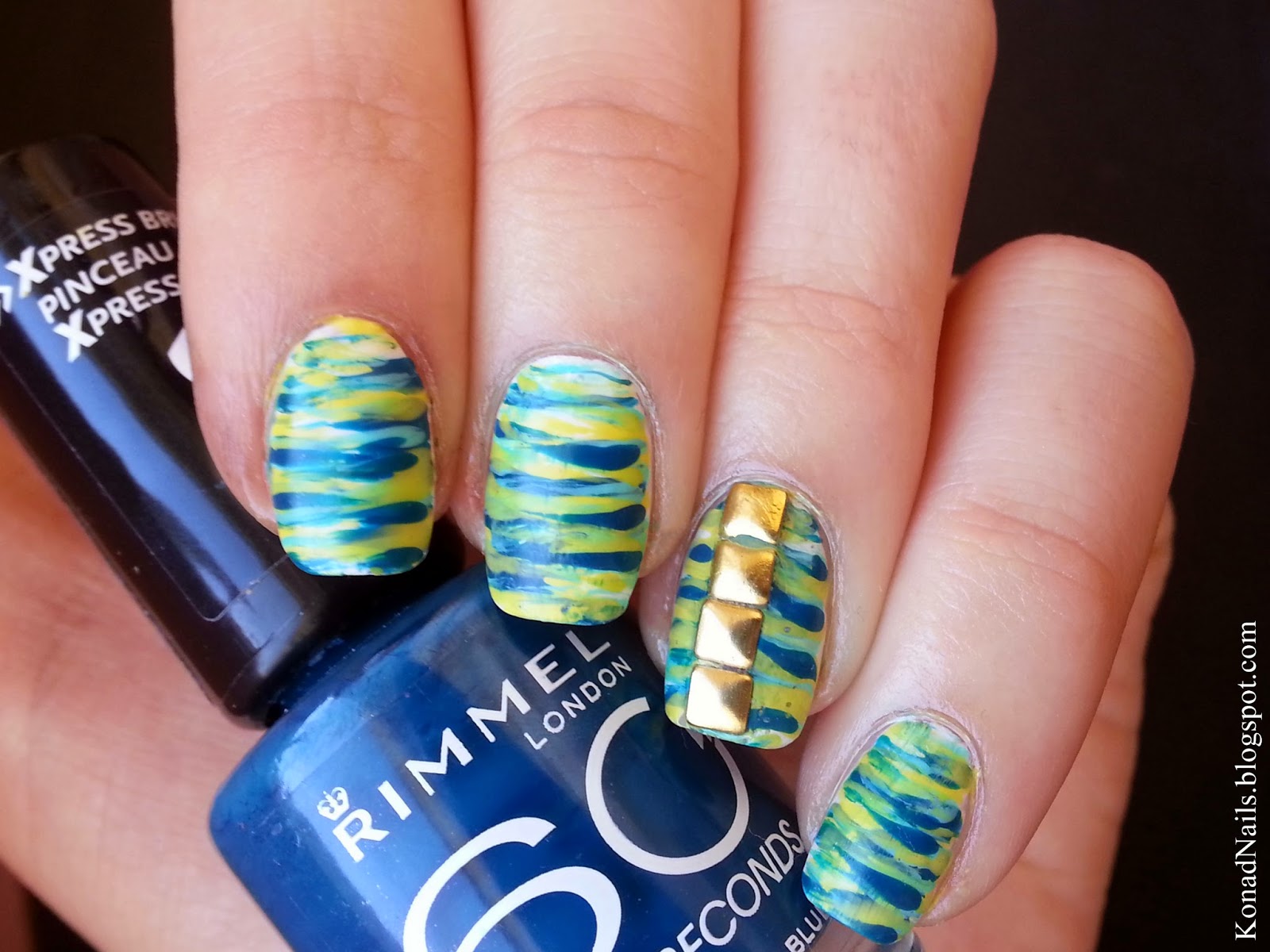 Konad Addict Fan brush striped nail art