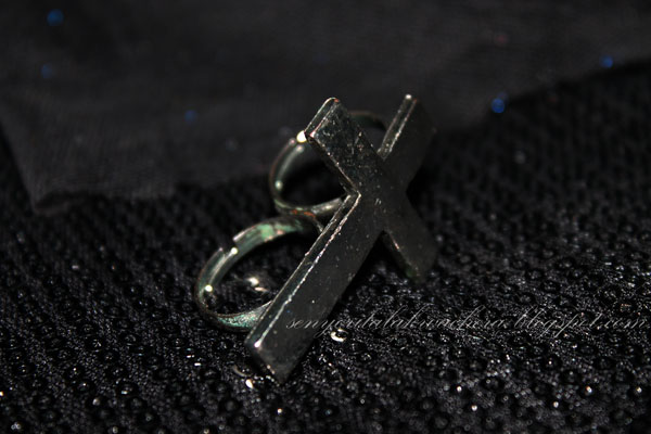 A sneak peak on my glam rock party pieces.Fashion, Fashion Photo, forever 21: A sneak peak on my glam rock party pieces.Fashion, Fashion Photo, forever 21: black dress, bing ring, cross connector ring, skull connector ring.