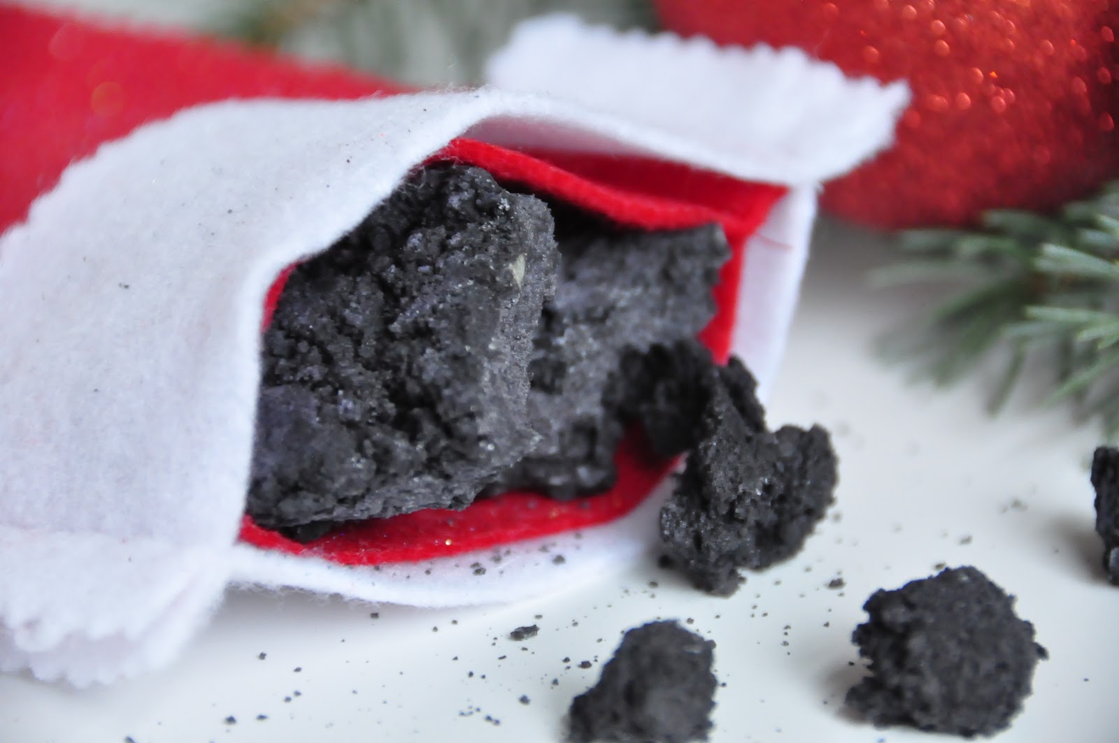 Coal Candy/ Carbon Dulce