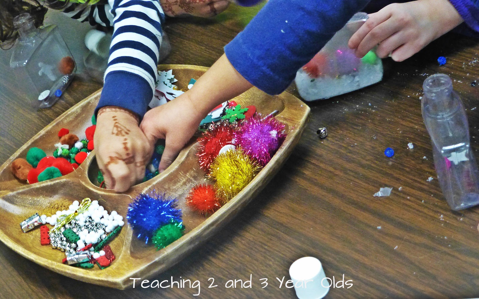 Teaching 2 and 3 Year Olds: Preschool Christmas I Spy Bottles
