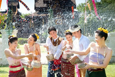 Du Lịch Đông Nam Á Tháng 4 có gì hay? Songkran+Thailand_3